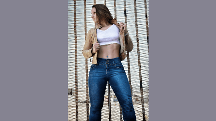 Rox Muscular Women's Struggle